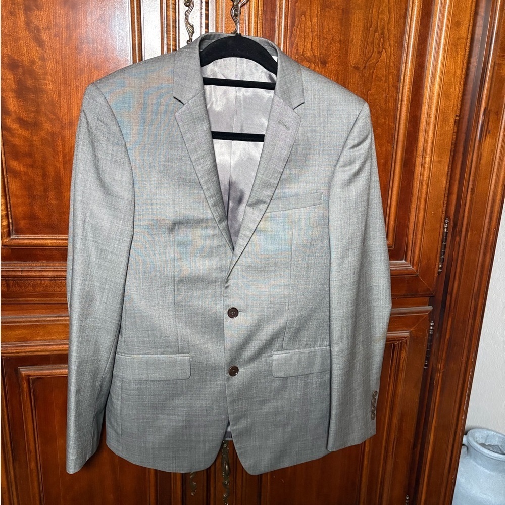 DKNY Men's Gray wool and silk Blend Blazer Size 38R